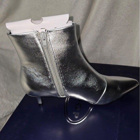 New Scoop Silver Mini Heel Boots sz 7.5 - Picture 4 of 4